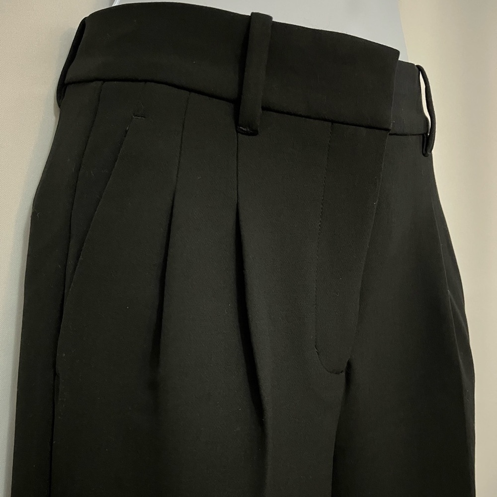 The Effortless Pant by Wilfred in Black